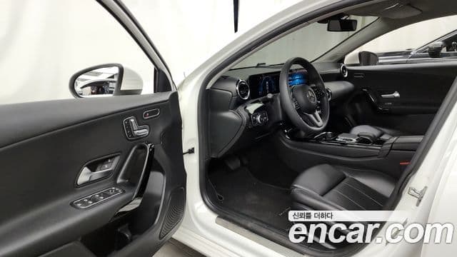 Mercedes-Benz A-Class 2020 — фото 10 из 20