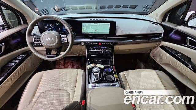 Kia Carnival 2023 — ფოტო 7/20
