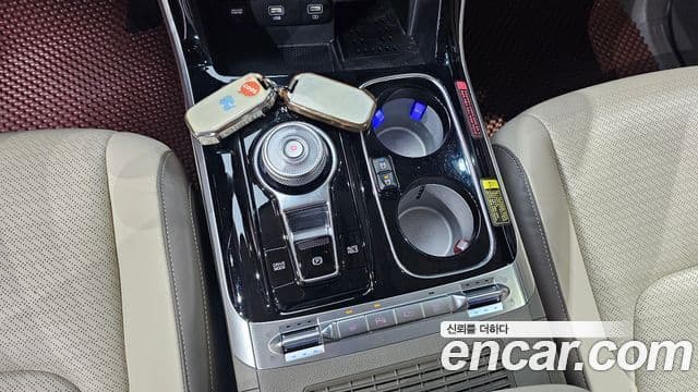 Kia Carnival 2023 — ფოტო 9/20