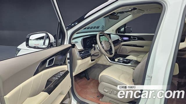 Kia Carnival 2023 — ფოტო 11/20