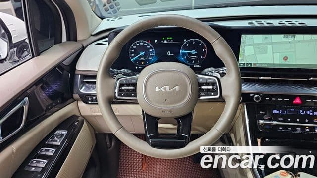 Kia Carnival 2023 — ფოტო 13/20