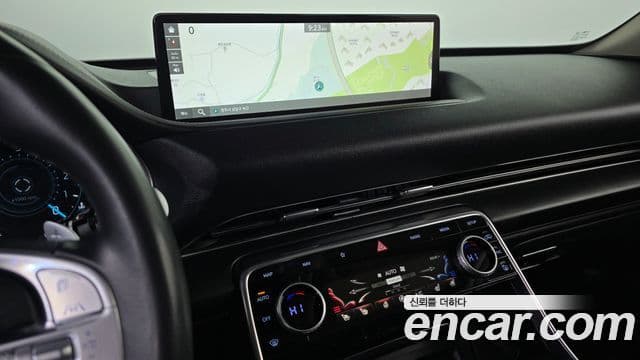 Genesis GV80 2021 — ფოტო 13/20