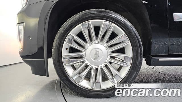 Cadillac Escalade 2018 — ფოტო 5/20
