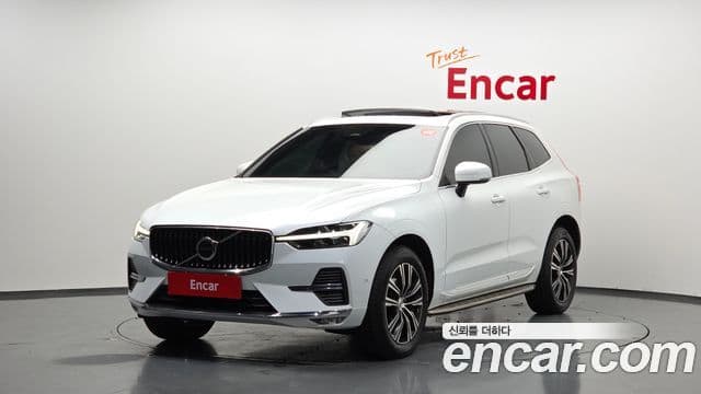 Volvo XC60 2022 — ფოტო 1/20