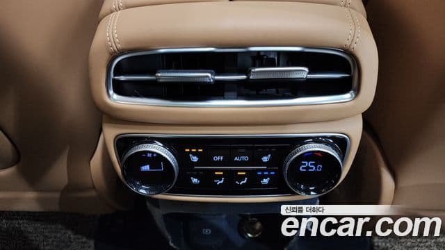 Genesis GV80 2023 — Photo 19/20