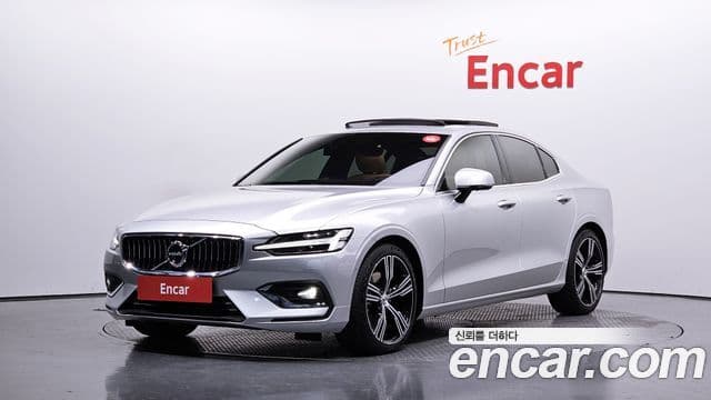 Volvo S60 2021 — ფოტო 1/20