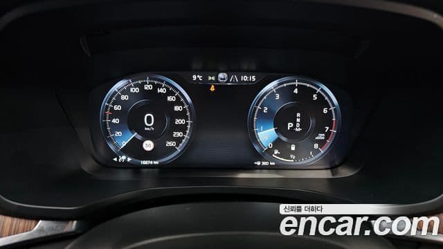 Volvo S60 2021 — ფოტო 8/20