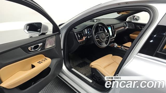 Volvo S60 2021 — ფოტო 11/20