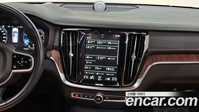 Volvo S60 2021 — фото 14 из 20