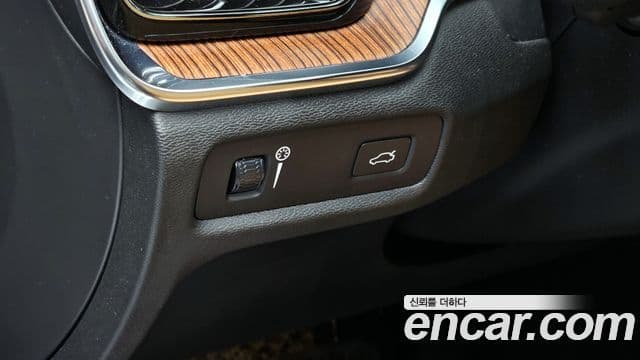 Volvo S60 2021 — ფოტო 16/20