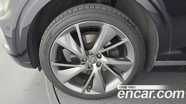 Genesis GV70 2021 — ფოტო 5/20