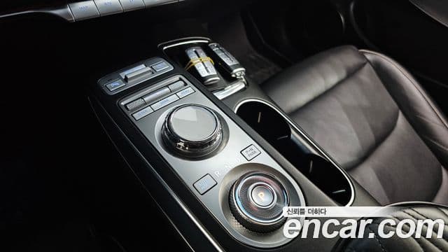 Genesis GV70 2021 — ფოტო 9/20