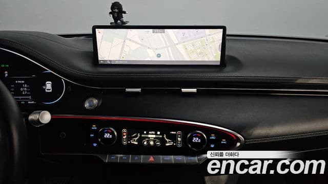 Genesis GV70 2021 — ფოტო 14/20