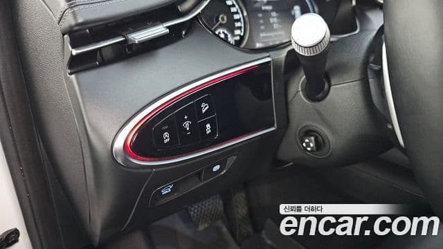 Genesis GV70 2021 — ფოტო 16/20