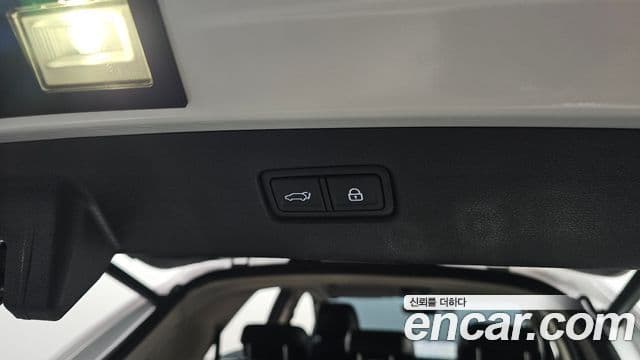 Genesis GV70 2021 — ფოტო 17/20