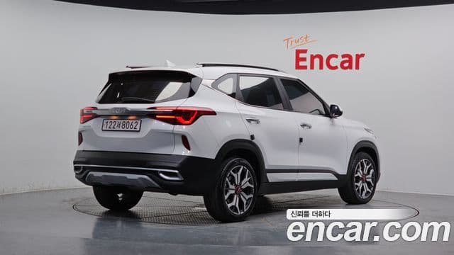 Kia Seltos 2022 — ფოტო 10/20