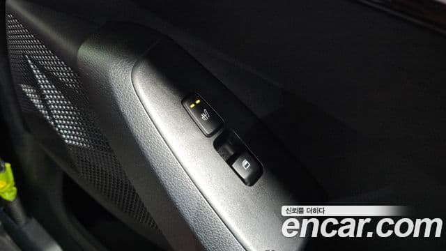Kia Seltos 2022 — ფოტო 8/20