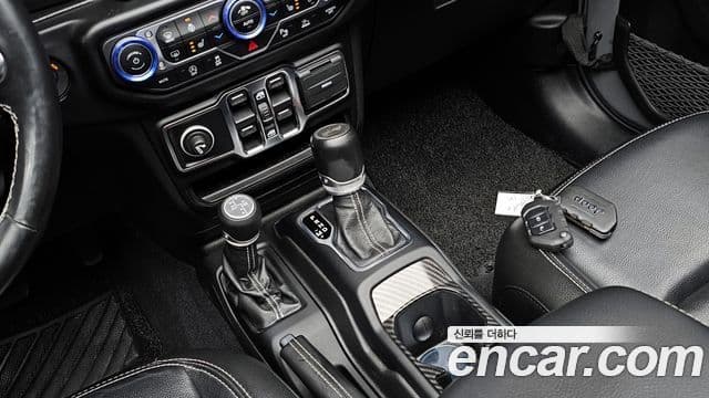 Jeep Wrangler 2021 — Photo 17/20