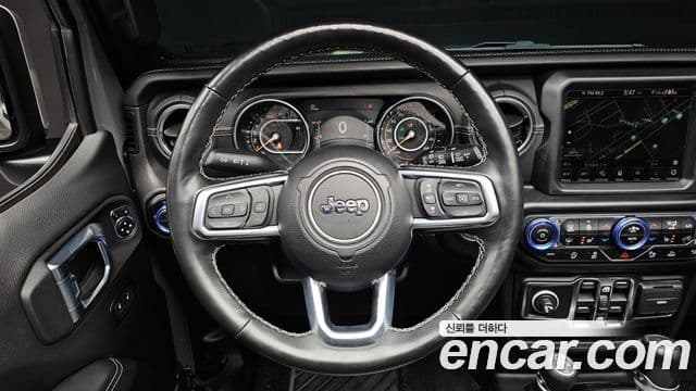 Jeep Wrangler 2021 — Photo 10/20