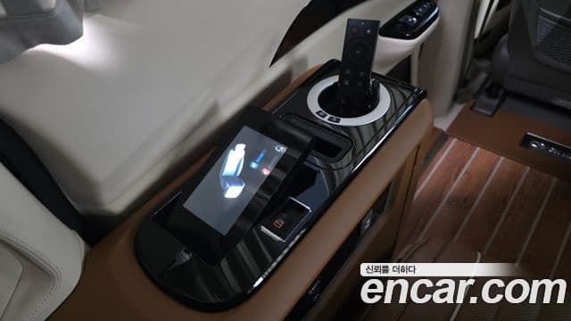 Kia Carnival 2021 — Şəkil 18/20