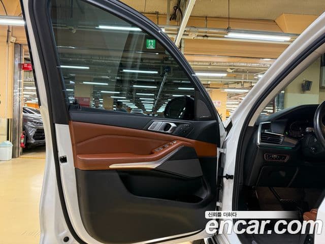 BMW X7 2019 — Şəkil 19/20