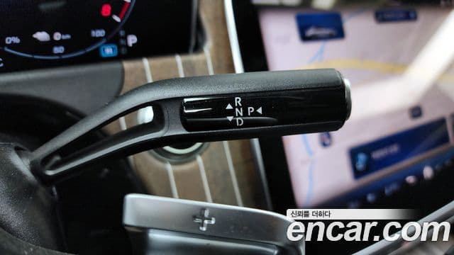 Mercedes-Benz E-Class 2025 — ფოტო 9/20