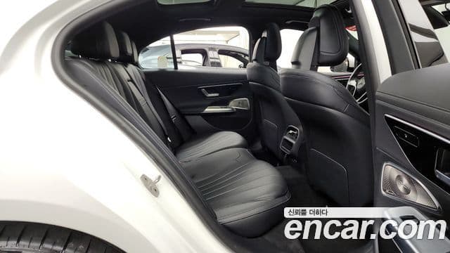 Mercedes-Benz E-Class 2025 — ფოტო 12/20