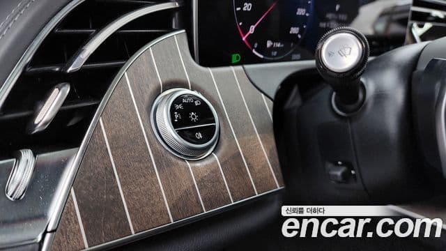 Mercedes-Benz E-Class 2025 — ფოტო 16/20