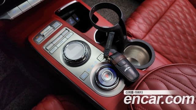 Genesis GV70 2023 — Şəkil 9/20