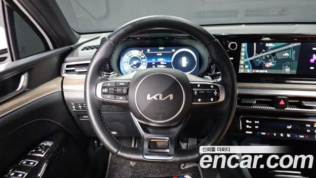 Kia K5 2023 — Şəkil 13/20