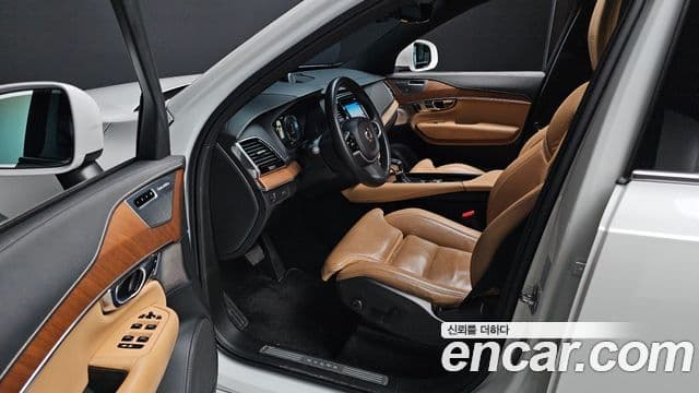 Volvo XC90 2018 — ფოტო 10/20