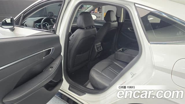 Hyundai Sonata Hybrid 2020 — ფოტო 8/20