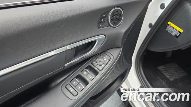 Hyundai Sonata Hybrid 2020 — ფოტო 19/20