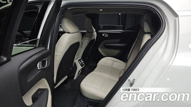 Volvo XC40 2024 — Şəkil 12/20