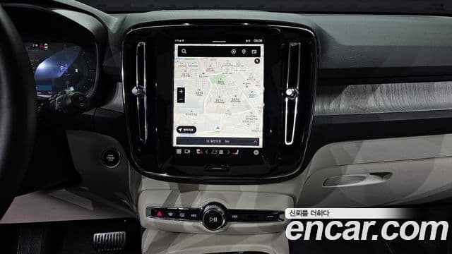 Volvo XC40 2024 — Şəkil 14/20