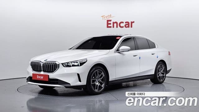 BMW 5 Series 2023 — ფოტო 1/20