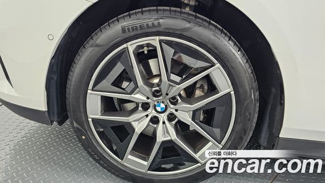 BMW 5 Series 2023 — ფოტო 5/20