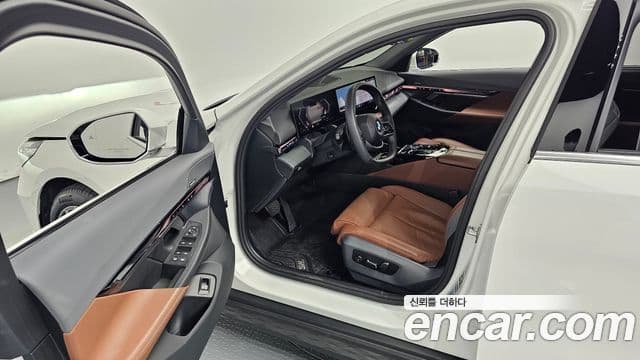 BMW 5 Series 2023 — ფოტო 11/20