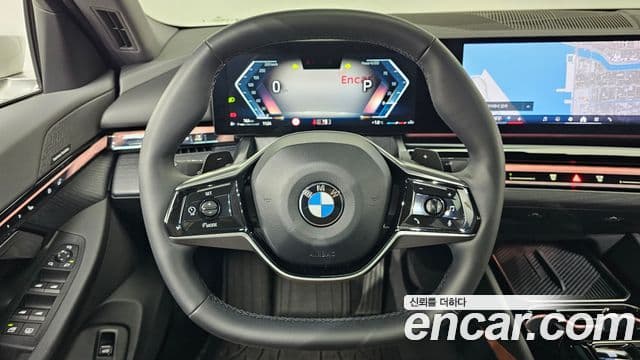 BMW 5 Series 2023 — ფოტო 13/20