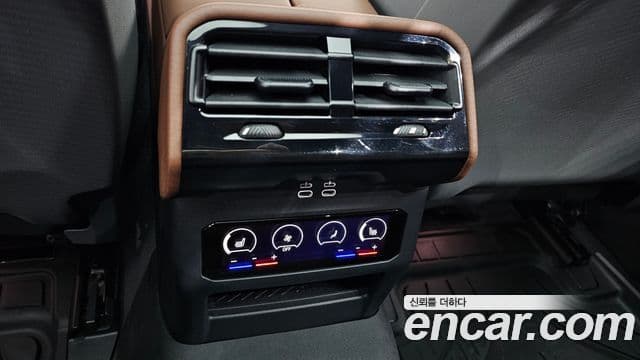 BMW 5 Series 2023 — ფოტო 17/20