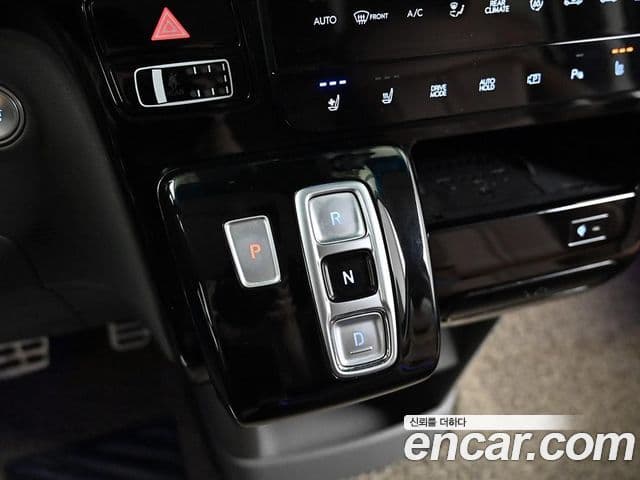 Hyundai Staria 2022 — ფოტო 9/20