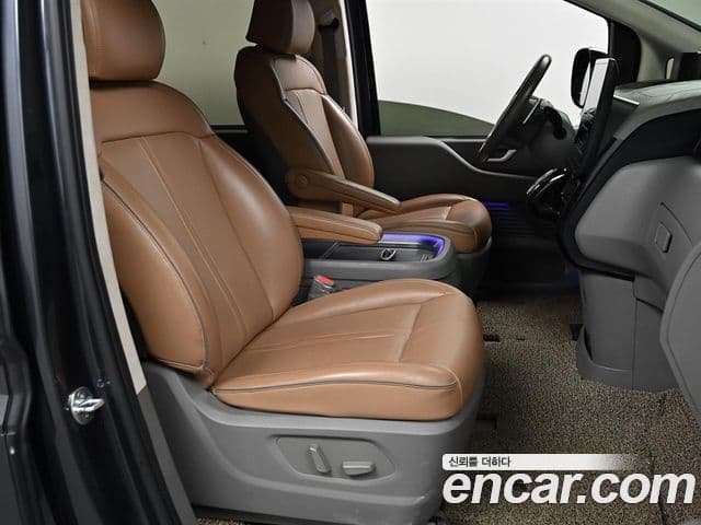 Hyundai Staria 2022 — ფოტო 10/20