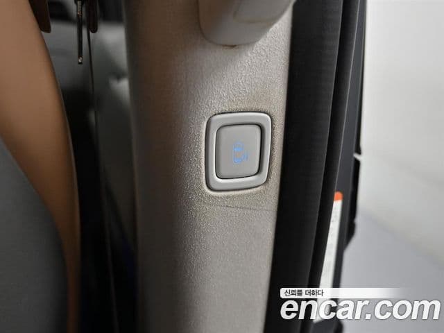 Hyundai Staria 2022 — ფოტო 19/20