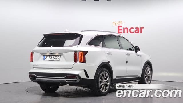 Kia Sorento 2023 — ფოტო 2/20