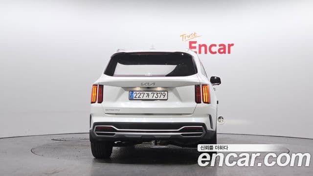 Kia Sorento 2023 — ფოტო 4/20