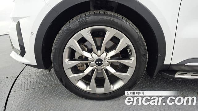 Kia Sorento 2023 — ფოტო 5/20