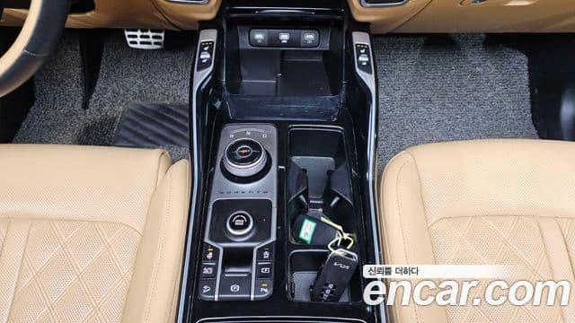 Kia Sorento 2023 — ფოტო 9/20