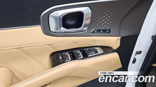 Kia Sorento 2023 — ფოტო 17/20