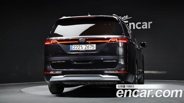 Kia Carnival 2021 — Фото 4/20
