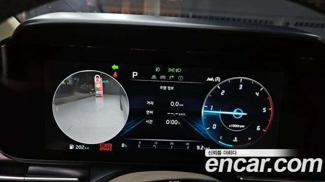 Kia Carnival 2021 — Фото 8/20